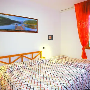 Azzurro Apartment
